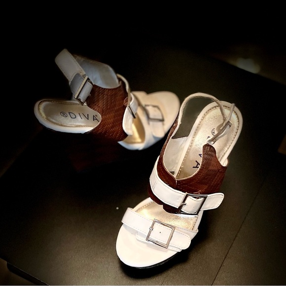 Wedges White and Brown - Picture 1 of 3